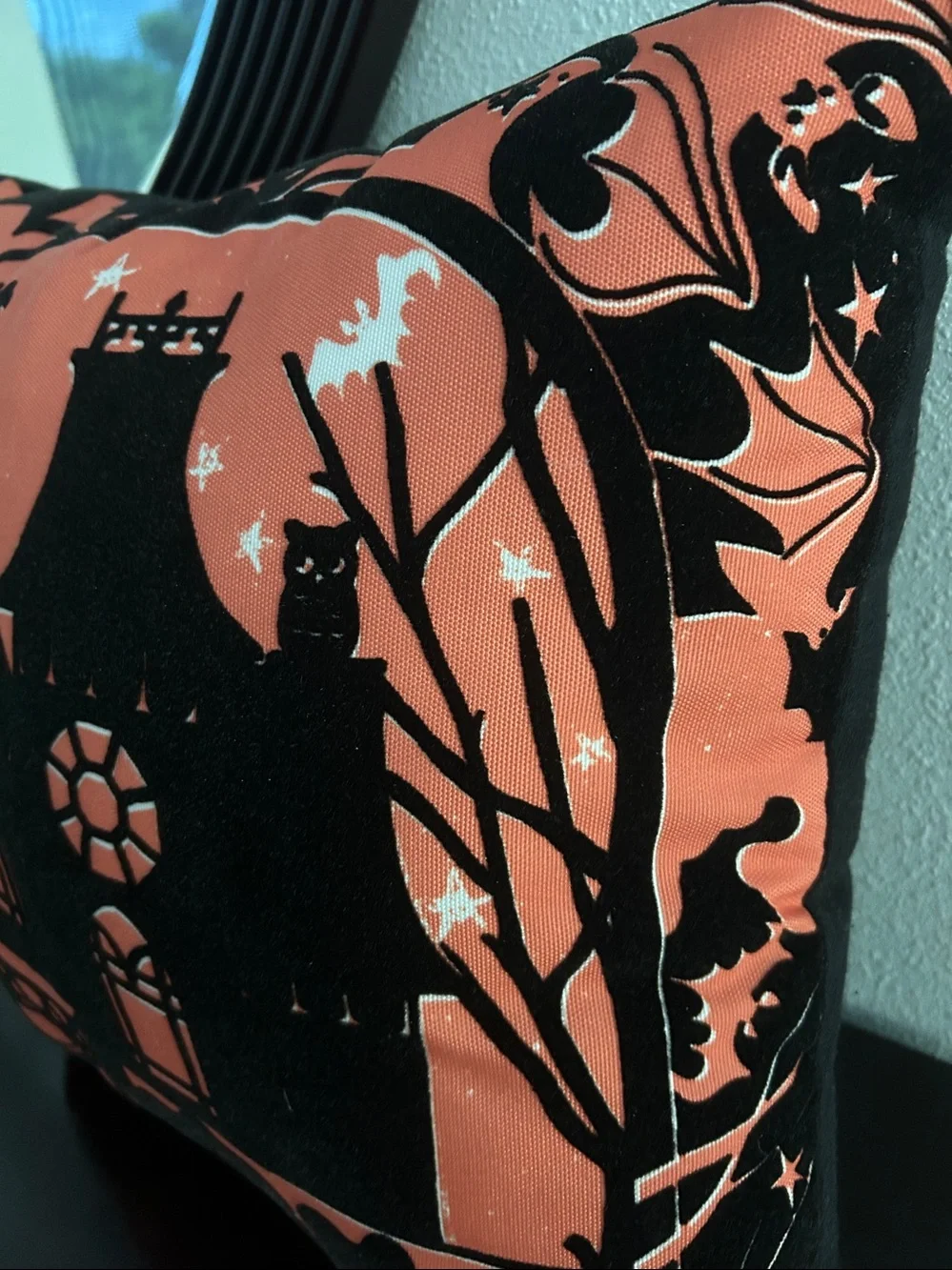 NWOT Haunted House Halloween Throw Pillow / Black Velvet Accents